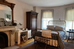 M307-3-The-1863-House-Bed-and-Breakfast-bedroom-3aux