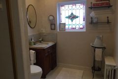 M307-7-The-1863-House-Bed-and-Breakfast-Bath