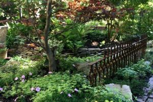 M325-11-Copley-Vacation-Rental-on-the-Park-Garden-Fence
