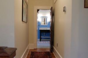 M960-10-1898-Fire-House-Vacation-Rental-2nd-floor-hall